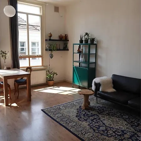 Volledig Appartement Nabij Vele Voorzieningen!